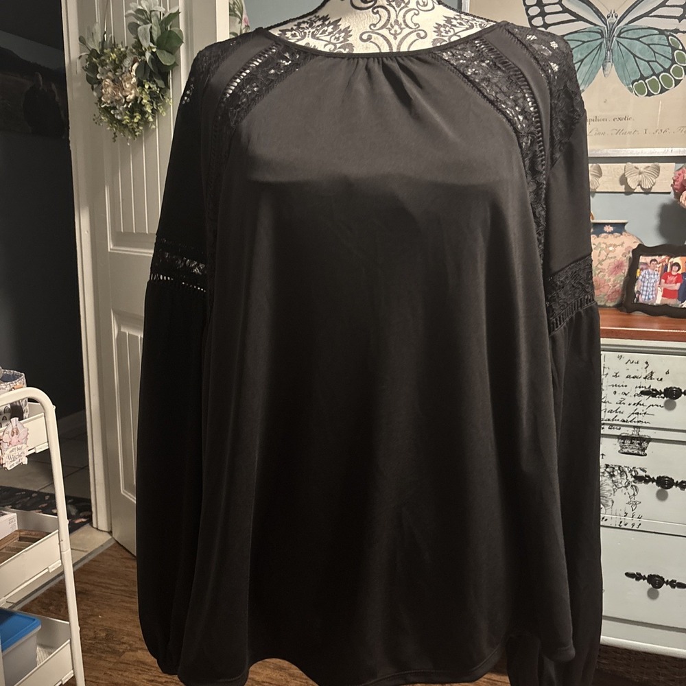 Ann Taylor Black‎ Blouse/Tunic Sz Large. Lace Detail